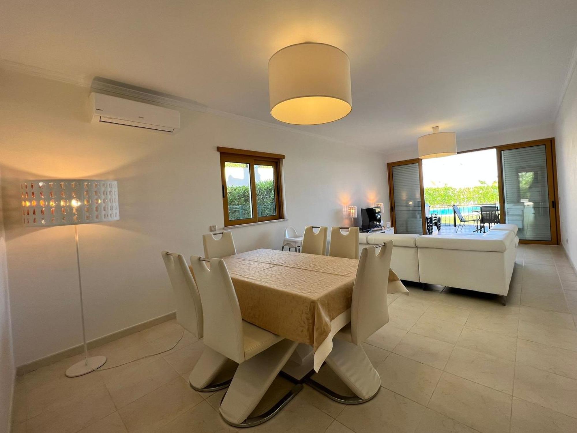 Filipa Iii - Beachfront With Jacuzzi Vakantiehuis *